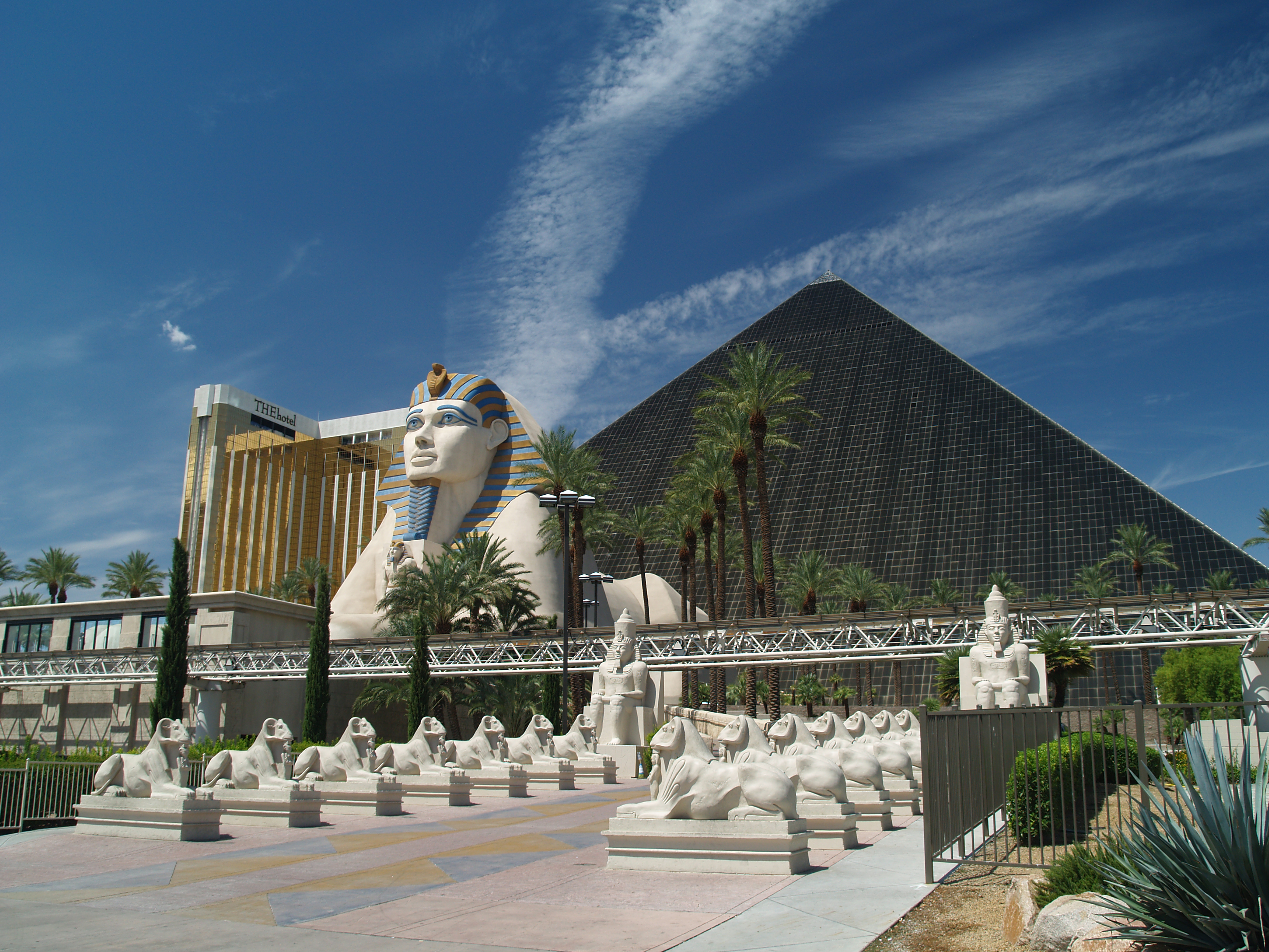 luxor1.jpg